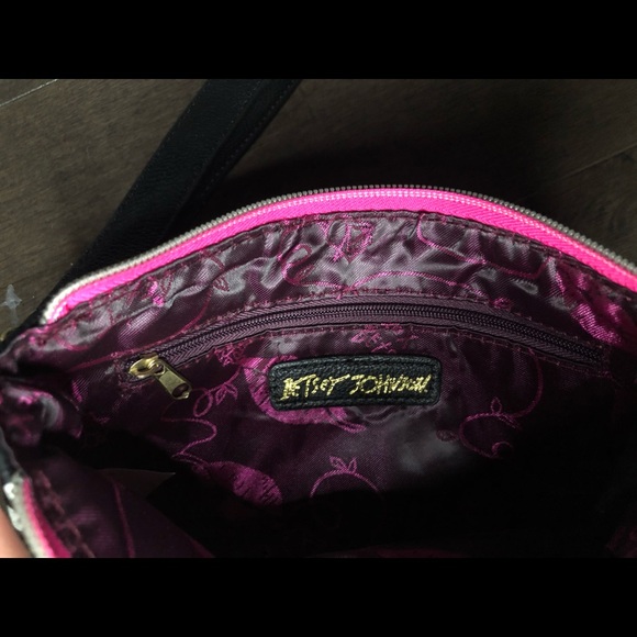 BRAND NEW Betsey Johnson J wristlet - Picture 5 of 5